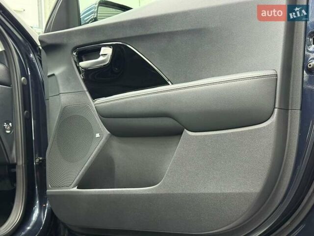 Синій Кіа Niro, об'ємом двигуна 0 л та пробігом 90 тис. км за 19989 $, фото 26 на Automoto.ua