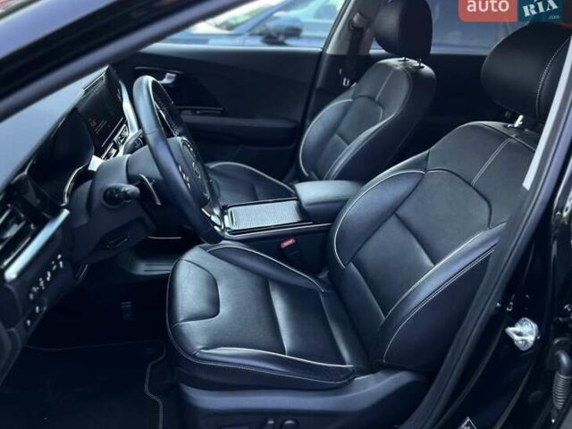 Синій Кіа Niro, об'ємом двигуна 0 л та пробігом 108 тис. км за 18880 $, фото 8 на Automoto.ua