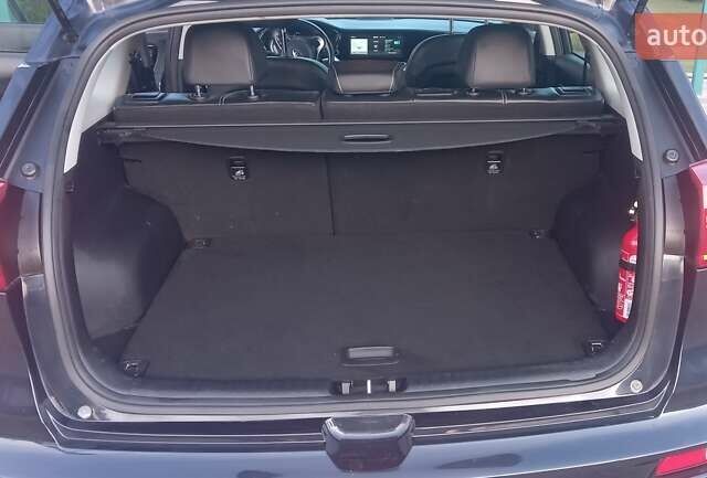 Синій Кіа Niro, об'ємом двигуна 0 л та пробігом 66 тис. км за 21490 $, фото 33 на Automoto.ua