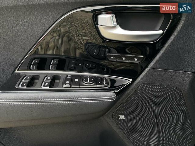 Синій Кіа Niro, об'ємом двигуна 0 л та пробігом 138 тис. км за 21200 $, фото 7 на Automoto.ua