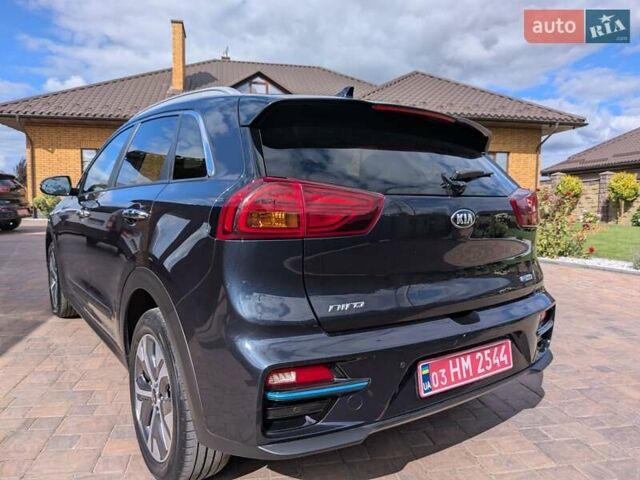 Киа Niro 2020 в Луцке на Automoto.ua Синий Киа Niro, объемом двигателя 0 л и пробегом 157 тыс. км за 19700 $, фото 3 на Automoto.ua