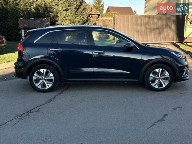 Синий Киа Niro, объемом двигателя 0 л и пробегом 115 тыс. км за 18700 $, фото 2 на Automoto.ua