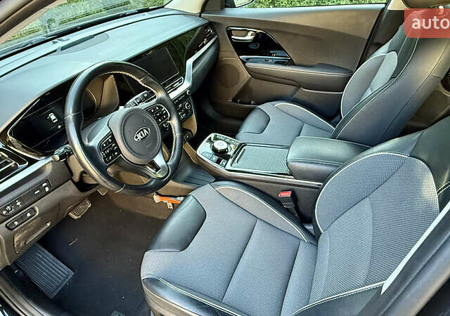 Синій Кіа Niro, об'ємом двигуна 0 л та пробігом 71 тис. км за 19700 $, фото 13 на Automoto.ua