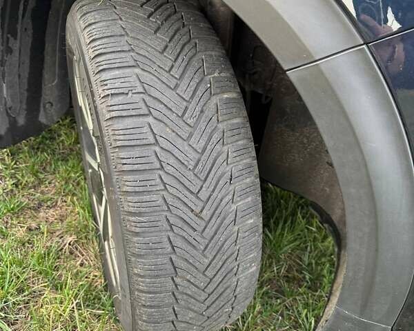 Синій Кіа Niro, об'ємом двигуна 0 л та пробігом 127 тис. км за 19166 $, фото 17 на Automoto.ua