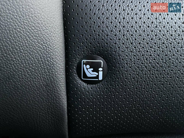 Синій Кіа Niro, об'ємом двигуна 0 л та пробігом 106 тис. км за 21900 $, фото 92 на Automoto.ua