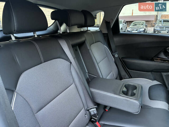 Киа Niro 2020 в Киеве на Automoto.ua Синий Киа Niro, объемом двигателя 0 л и пробегом 131 тыс. км за 17999 $, фото 40 на Automoto.ua