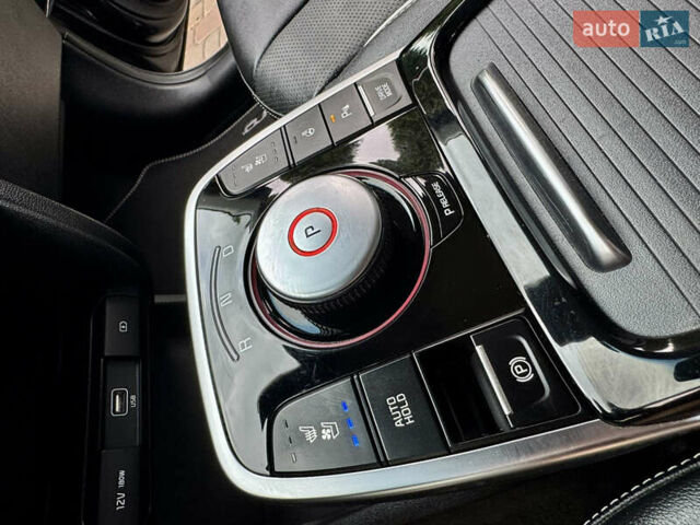 Синий Киа Niro, объемом двигателя 0 л и пробегом 88 тыс. км за 17999 $, фото 50 на Automoto.ua