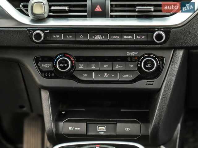 Синий Киа Niro, объемом двигателя 0 л и пробегом 131 тыс. км за 19500 $, фото 30 на Automoto.ua