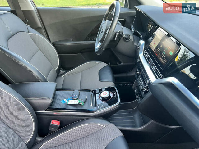Синій Кіа Niro, об'ємом двигуна 0 л та пробігом 112 тис. км за 19500 $, фото 55 на Automoto.ua