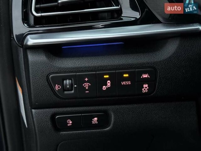 Синий Киа Niro, объемом двигателя 0 л и пробегом 95 тыс. км за 20500 $, фото 42 на Automoto.ua