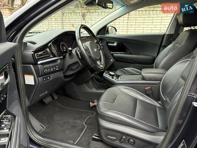 Синий Киа Niro, объемом двигателя 0 л и пробегом 115 тыс. км за 19900 $, фото 33 на Automoto.ua