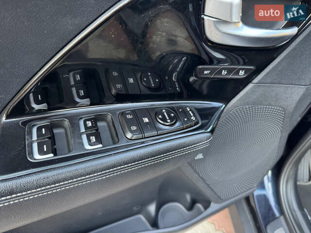 Синій Кіа Niro, об'ємом двигуна 0 л та пробігом 130 тис. км за 18199 $, фото 14 на Automoto.ua