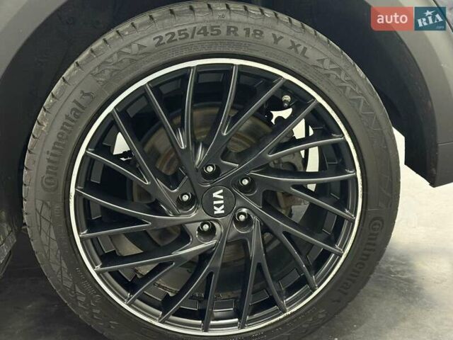 Синій Кіа Niro, об'ємом двигуна 0 л та пробігом 130 тис. км за 19071 $, фото 13 на Automoto.ua