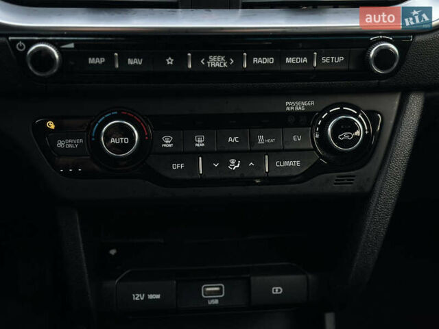 Синій Кіа Niro, об'ємом двигуна 0 л та пробігом 130 тис. км за 18990 $, фото 51 на Automoto.ua