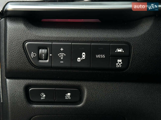 Синій Кіа Niro, об'ємом двигуна 0 л та пробігом 130 тис. км за 18990 $, фото 43 на Automoto.ua