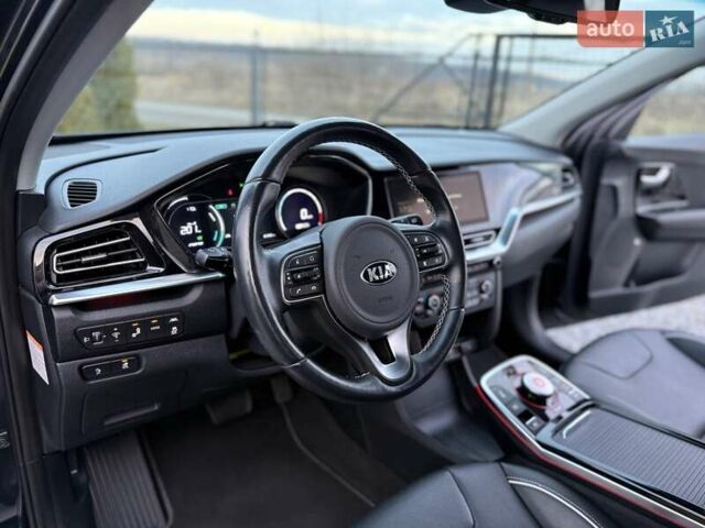 Синій Кіа Niro, об'ємом двигуна 0 л та пробігом 81 тис. км за 19350 $, фото 46 на Automoto.ua