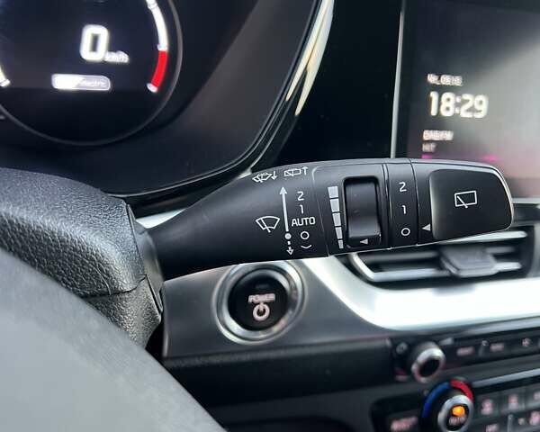 Киа Niro 2020 в Луцке на Automoto.ua Синий Киа Niro, объемом двигателя 0 л и пробегом 119 тыс. км за 19999 $, фото 29 на Automoto.ua