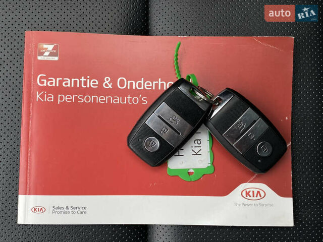 Синий Киа Niro, объемом двигателя 0 л и пробегом 119 тыс. км за 20800 $, фото 71 на Automoto.ua