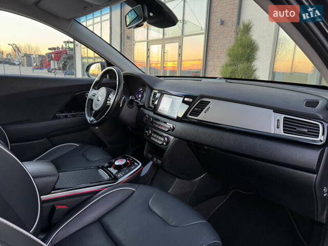 Синий Киа Niro, объемом двигателя 0 л и пробегом 142 тыс. км за 17500 $, фото 55 на Automoto.ua