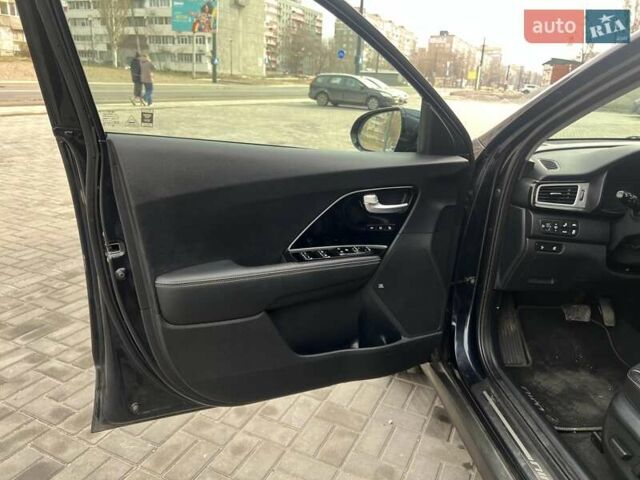 Синий Киа Niro, объемом двигателя 0 л и пробегом 89 тыс. км за 17500 $, фото 40 на Automoto.ua