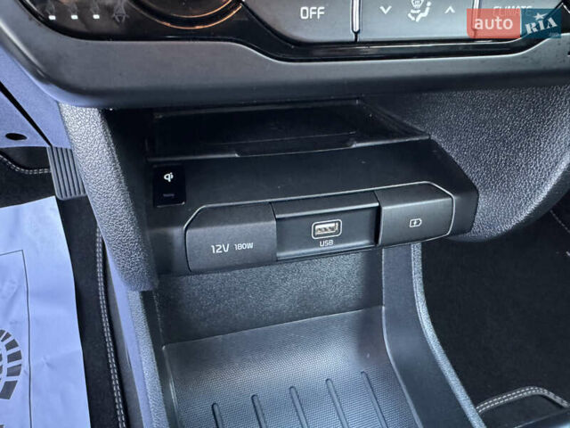 Синий Киа Niro, объемом двигателя 0 л и пробегом 138 тыс. км за 17800 $, фото 50 на Automoto.ua