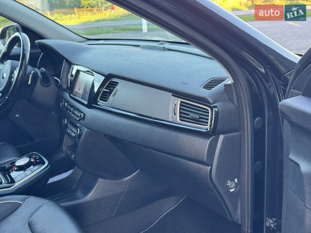 Синий Киа Niro, объемом двигателя 0 л и пробегом 138 тыс. км за 17800 $, фото 30 на Automoto.ua