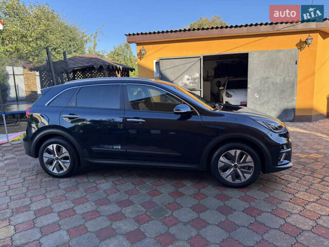 Синий Киа Niro, объемом двигателя 0 л и пробегом 170 тыс. км за 17999 $, фото 2 на Automoto.ua