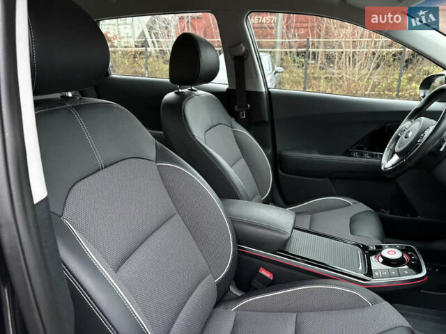 Синий Киа Niro, объемом двигателя 0 л и пробегом 125 тыс. км за 19600 $, фото 35 на Automoto.ua