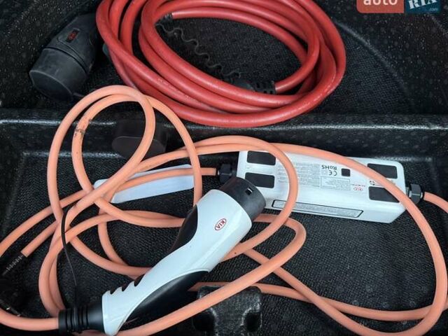 Синий Киа Niro, объемом двигателя 0 л и пробегом 138 тыс. км за 18350 $, фото 114 на Automoto.ua