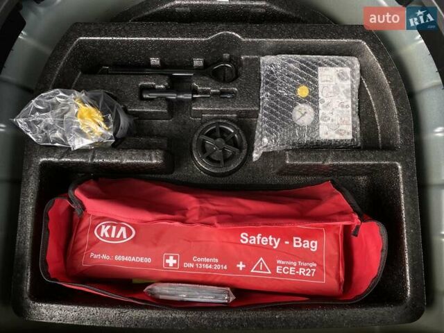 Синий Киа Niro, объемом двигателя 0 л и пробегом 72 тыс. км за 21700 $, фото 60 на Automoto.ua