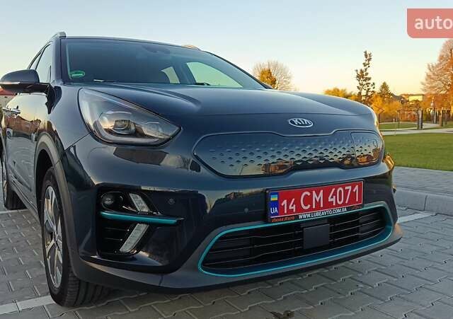 Киа Niro 2020 в Львове на Automoto.ua Синий Киа Niro, объемом двигателя 0 л и пробегом 149 тыс. км за 19900 $, фото 3 на Automoto.ua