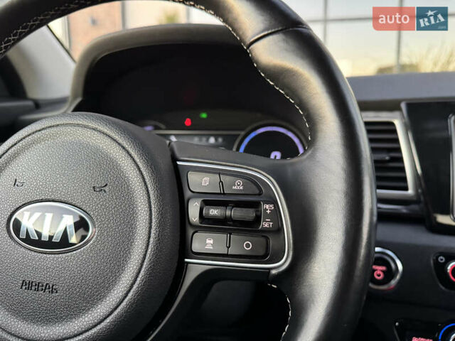 Синий Киа Niro, объемом двигателя 0 л и пробегом 142 тыс. км за 17500 $, фото 64 на Automoto.ua