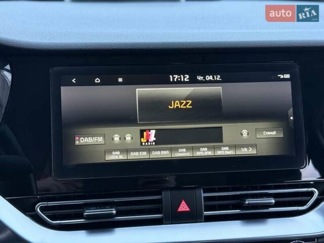 Синій Кіа Niro, об'ємом двигуна 0 л та пробігом 81 тис. км за 19350 $, фото 77 на Automoto.ua