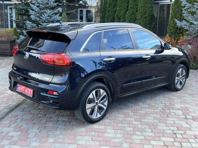 Синий Киа Niro, объемом двигателя 0 л и пробегом 112 тыс. км за 495 $, фото 5 на Automoto.ua