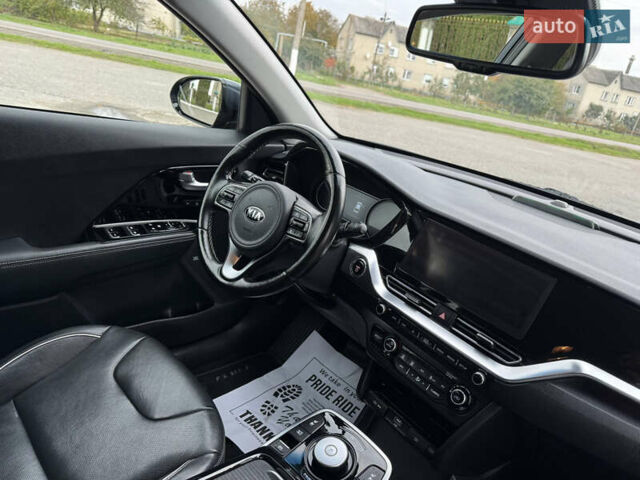 Синий Киа Niro, объемом двигателя 0 л и пробегом 156 тыс. км за 18800 $, фото 69 на Automoto.ua