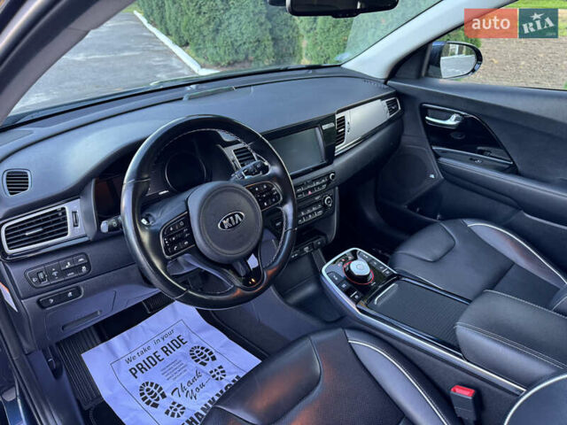 Синий Киа Niro, объемом двигателя 0 л и пробегом 138 тыс. км за 17800 $, фото 75 на Automoto.ua