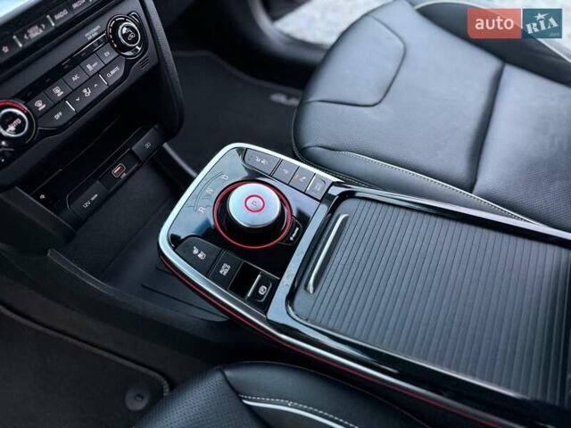 Синій Кіа Niro, об'ємом двигуна 0 л та пробігом 81 тис. км за 19350 $, фото 57 на Automoto.ua