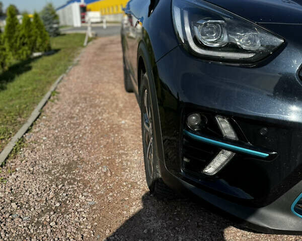 Синій Кіа Niro, об'ємом двигуна 0 л та пробігом 81 тис. км за 19699 $, фото 8 на Automoto.ua
