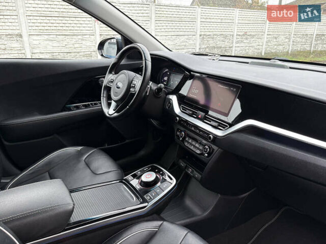 Синий Киа Niro, объемом двигателя 0 л и пробегом 115 тыс. км за 19900 $, фото 15 на Automoto.ua