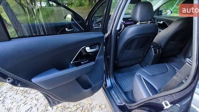 Киа Niro 2020 в Городке на Automoto.ua Синий Киа Niro, объемом двигателя 0 л и пробегом 135 тыс. км за 19856 $, фото 30 на Automoto.ua