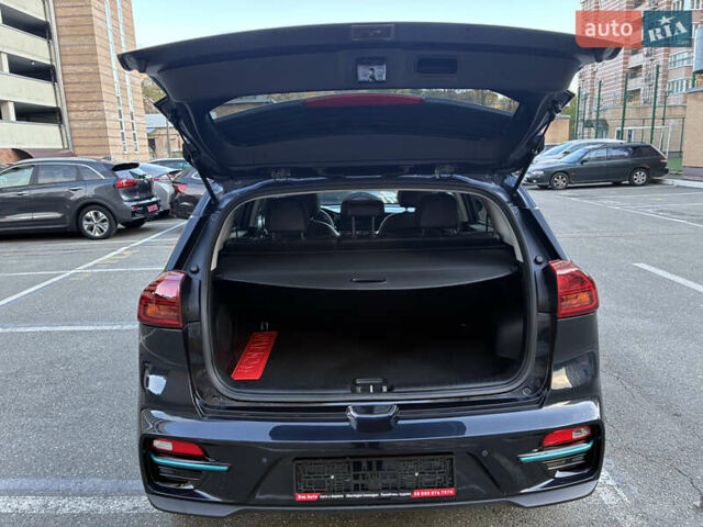 Киа Niro 2020 в Киеве на Automoto.ua Синий Киа Niro, объемом двигателя 0 л и пробегом 131 тыс. км за 17999 $, фото 33 на Automoto.ua