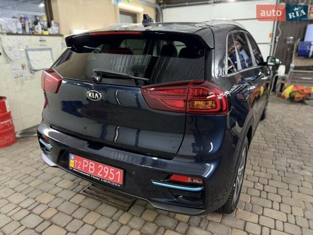 Синій Кіа Niro, об'ємом двигуна 0 л та пробігом 144 тис. км за 18799 $, фото 9 на Automoto.ua