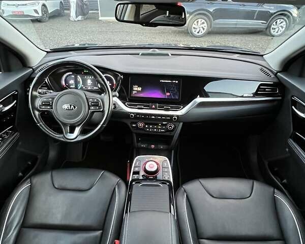 Киа Niro 2020 в Луцке на Automoto.ua Синий Киа Niro, объемом двигателя 0 л и пробегом 119 тыс. км за 19999 $, фото 41 на Automoto.ua