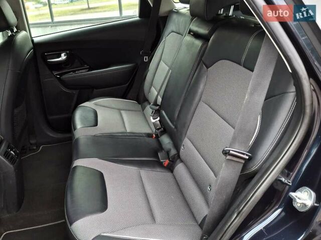 Синий Киа Niro, объемом двигателя 0 л и пробегом 146 тыс. км за 18500 $, фото 22 на Automoto.ua