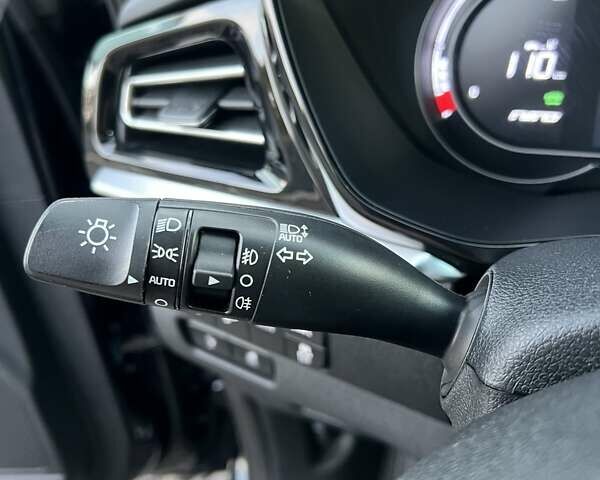 Киа Niro 2020 в Луцке на Automoto.ua Синий Киа Niro, объемом двигателя 0 л и пробегом 119 тыс. км за 19999 $, фото 28 на Automoto.ua