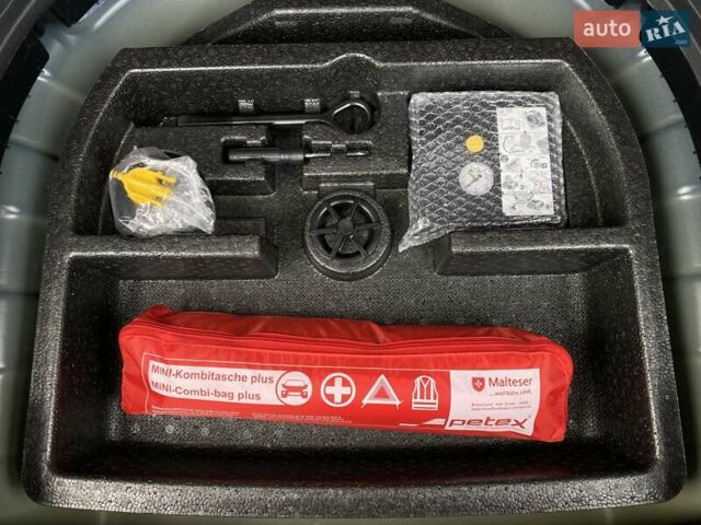 Киа Niro 2020 в Львове на Automoto.ua Синий Киа Niro, объемом двигателя 0 л и пробегом 48 тыс. км за 23700 $, фото 54 на Automoto.ua