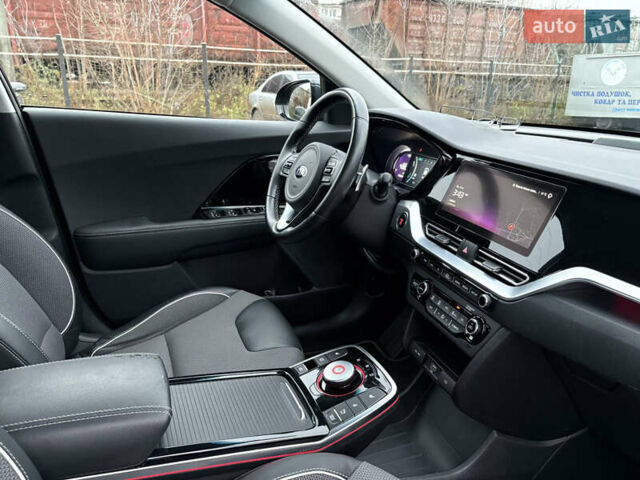 Синий Киа Niro, объемом двигателя 0 л и пробегом 125 тыс. км за 19600 $, фото 20 на Automoto.ua