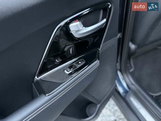 Синій Кіа Niro, об'ємом двигуна 0 л та пробігом 81 тис. км за 19350 $, фото 72 на Automoto.ua