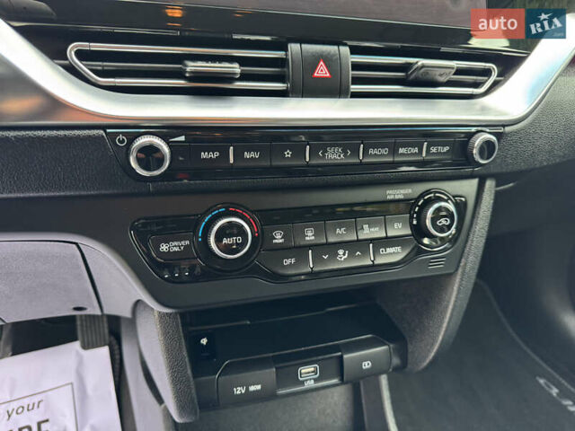 Синий Киа Niro, объемом двигателя 0 л и пробегом 156 тыс. км за 18800 $, фото 55 на Automoto.ua