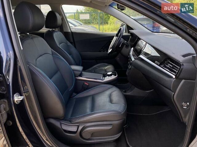 Синій Кіа Niro, об'ємом двигуна 0 л та пробігом 75 тис. км за 23900 $, фото 65 на Automoto.ua